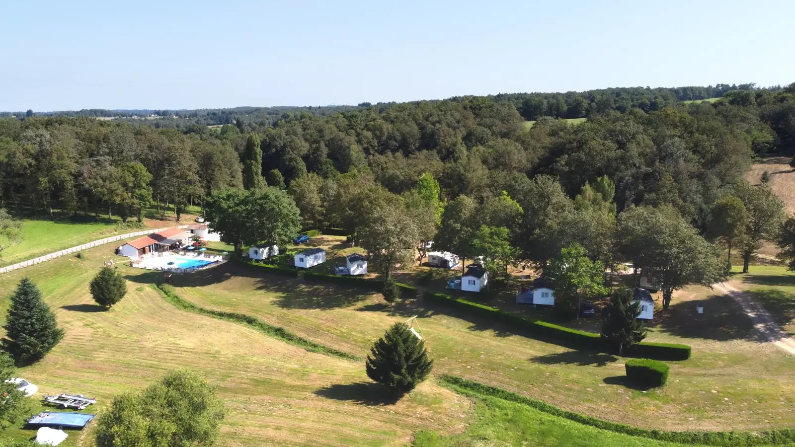hébergements locatifs au camping ripole en périgord vert