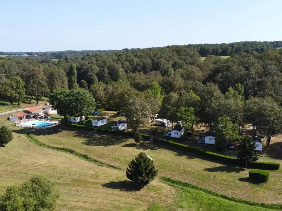 Vue aérienne du site du Camping La Ripole